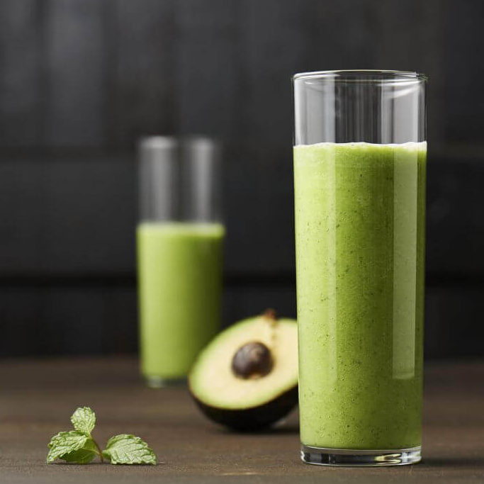 Smoothie med ananas og mynte