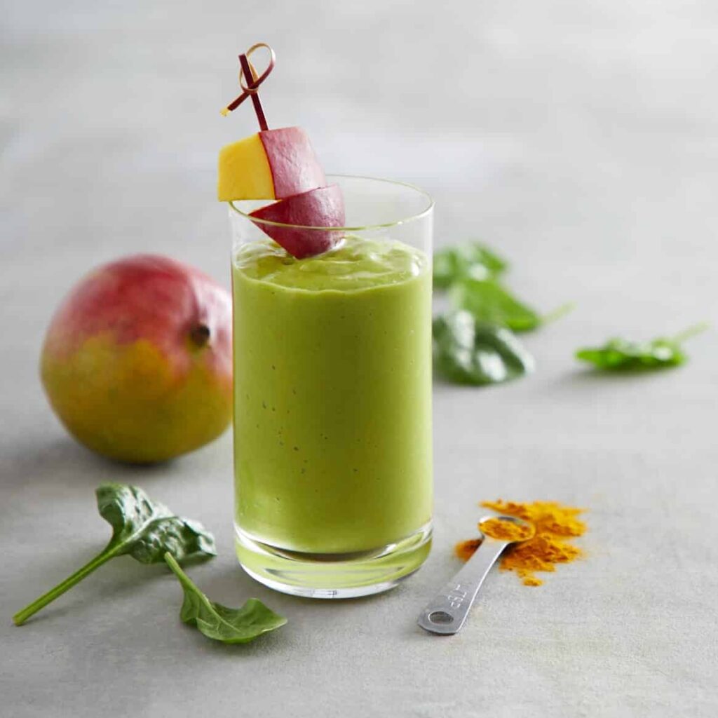 Mango-Gurkemeie Smoothie