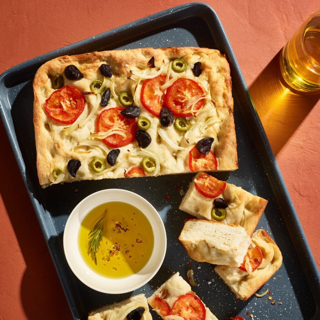 Tomat- og løkfocaccia